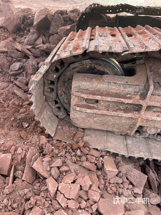 右驅(qū)動輪（行走機(jī)構(gòu)）