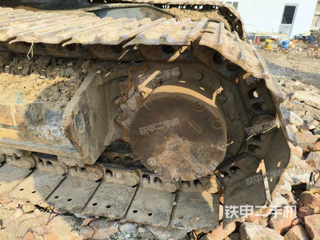 左驅(qū)動(dòng)輪（行走機(jī)構(gòu)）