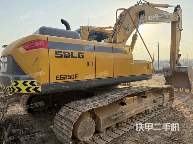 整機右后45°（整機外觀）