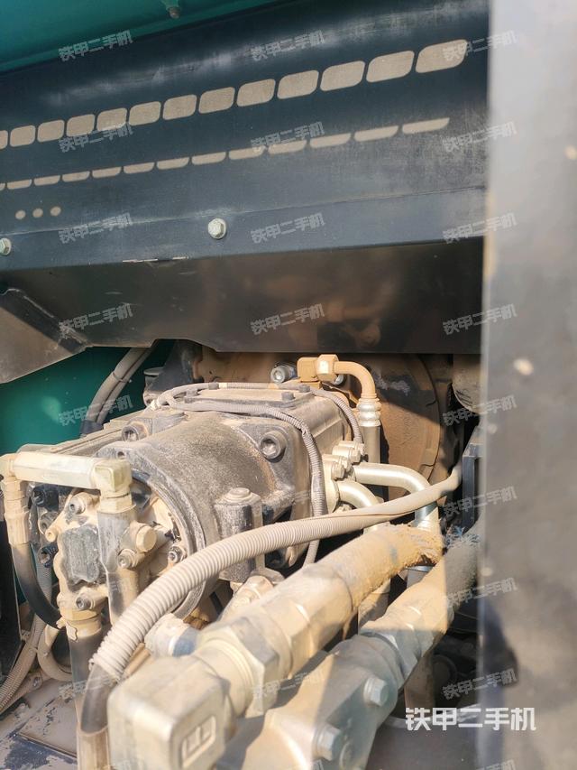 液壓泵斜45?左（大件艙室）