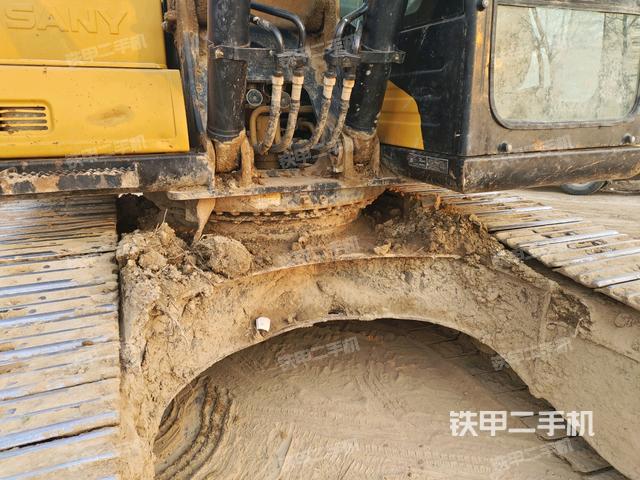 轉(zhuǎn)盤和下車架正前（工作和回轉(zhuǎn)裝置）