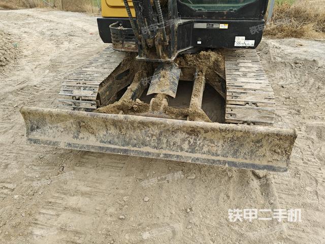 轉(zhuǎn)盤和下車架正前（工作和回轉(zhuǎn)裝置）