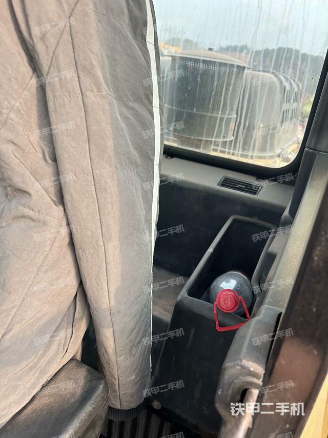 座椅后部（駕駛室部分）