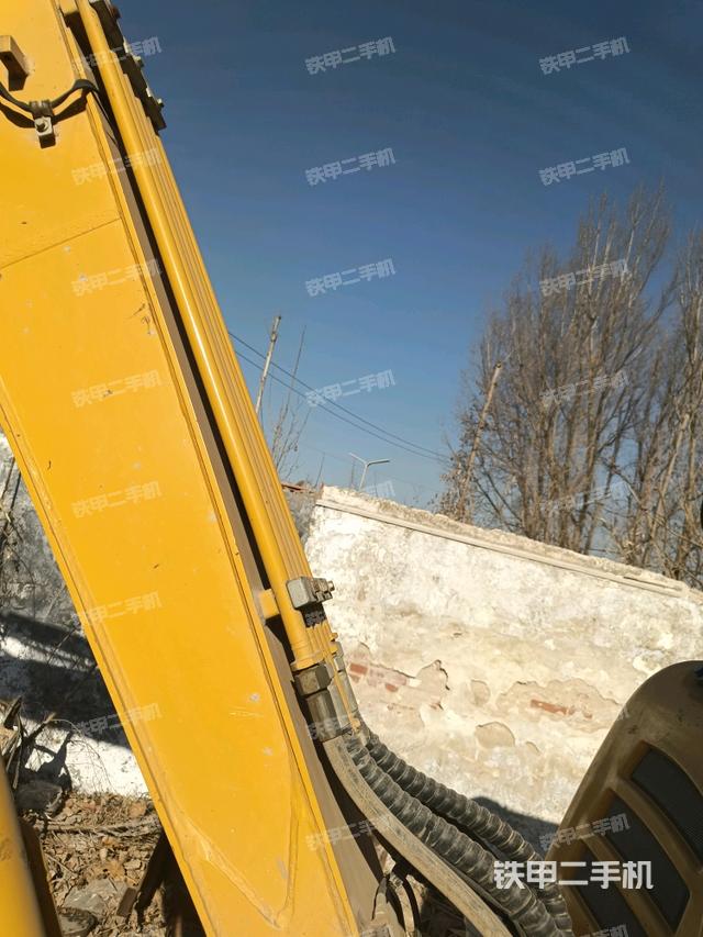 大臂背部俯視(工作和回轉(zhuǎn)裝置) 大臂背部俯視(工作和回轉(zhuǎn)裝置)