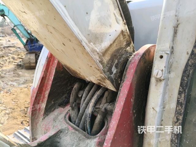 大臂根部?斜（工作和回轉(zhuǎn)裝置）