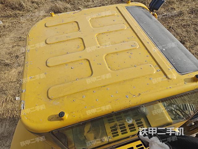 驾驶室顶部（整机外观）