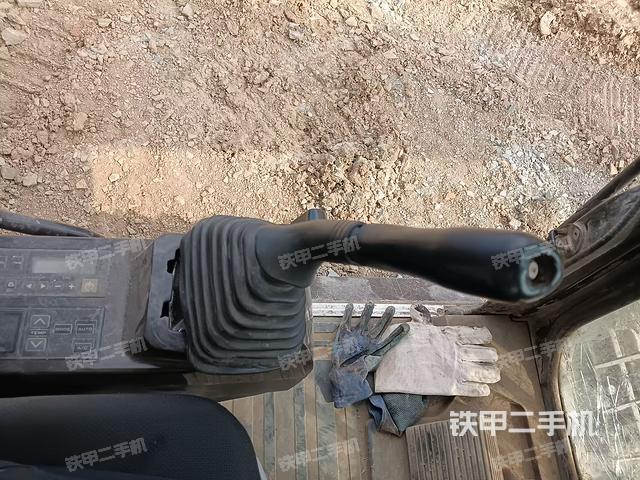 座椅左側(cè)控制臺/音響/含左手柄（駕駛室部分）