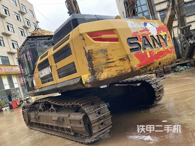 三一重工SY550H挖掘机的设备实拍-第2张实拍照片