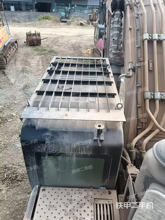 駕駛室頂部俯視（上車部件）