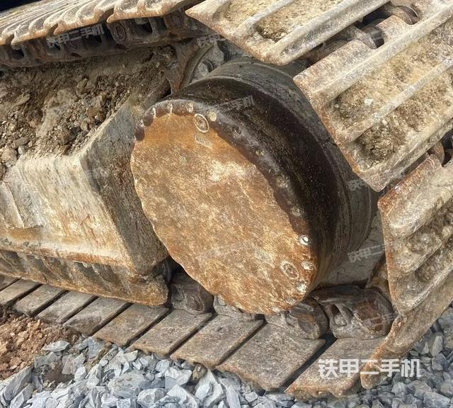 右驅(qū)動(dòng)輪（行走機(jī)構(gòu)）