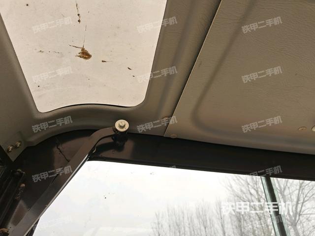 座椅右側(cè)控制臺/鑰匙門/油門/含右手柄（駕駛室部分）