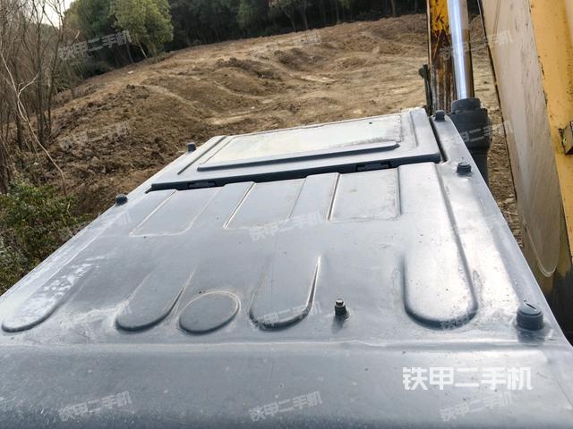 駕駛室頂部俯視（上車部件）