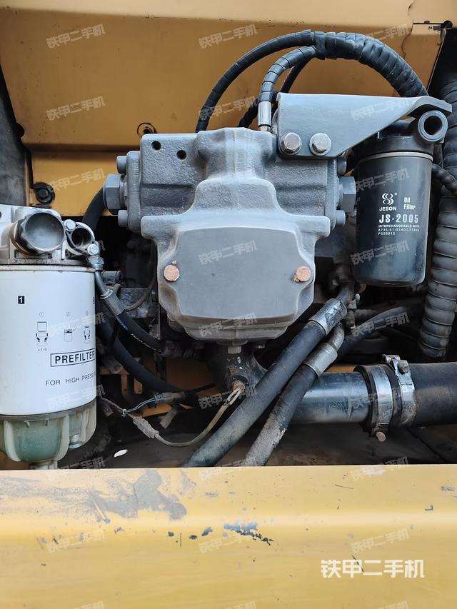 液壓泵艙室正面整體（整機(jī)外觀）