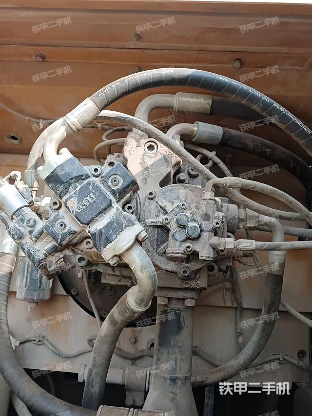 液壓泵斜45?左（大件艙室）