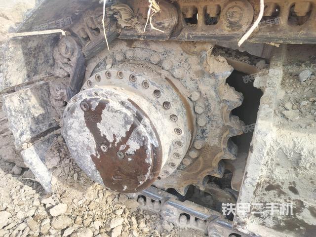 右驅(qū)動輪（行走機構(gòu)）