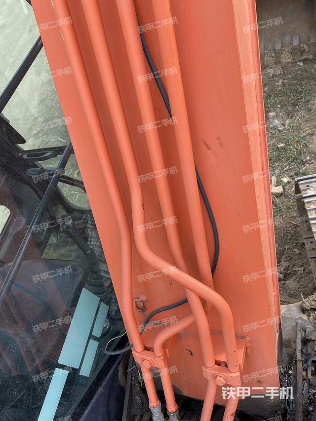 大臂背部俯視（工作和回轉(zhuǎn)裝置）