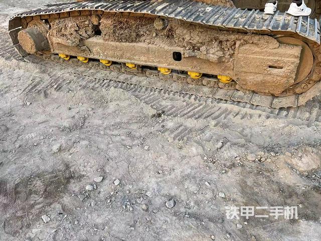 右側(cè)履帶整體（行走機構(gòu)）