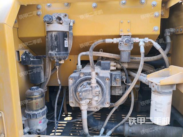 液壓泵斜45?左(大件艙室) 液壓泵斜45?左(大件艙室)