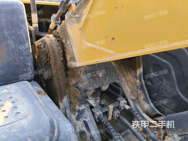 大臂根部?斜視(工作和回轉(zhuǎn)裝置) 大臂根部?斜視(工作和回轉(zhuǎn)裝置)