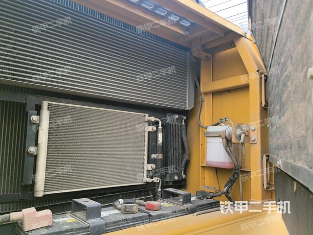 散熱器正面(大件艙室) 散熱器正面(大件艙室)