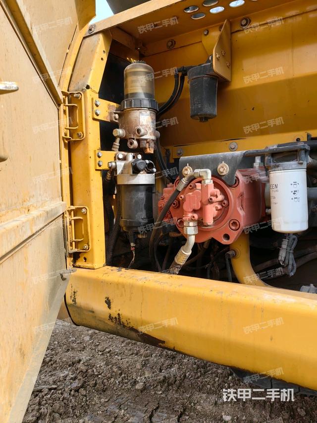 液壓泵斜45?左（大件艙室）