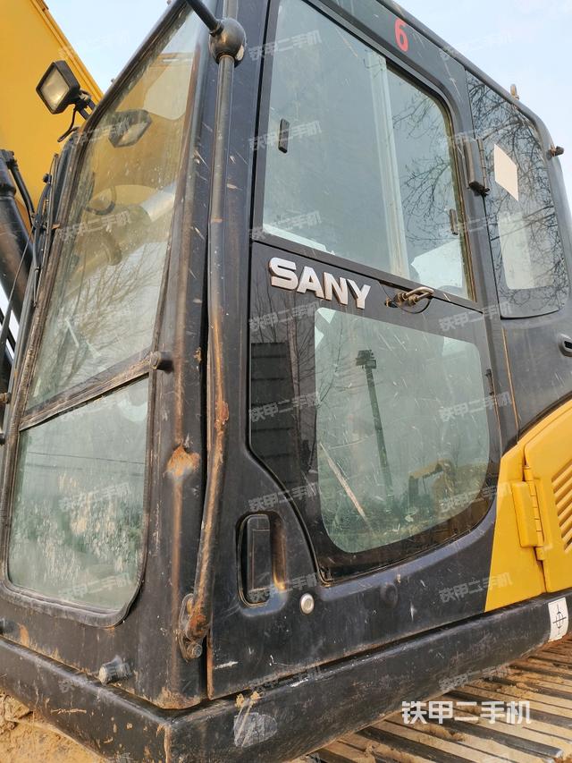 駕駛室左前45度（駕駛室部分）