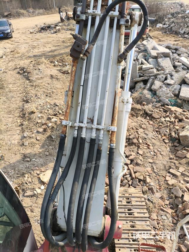 大臂背部俯視（工作和回轉(zhuǎn)裝置）