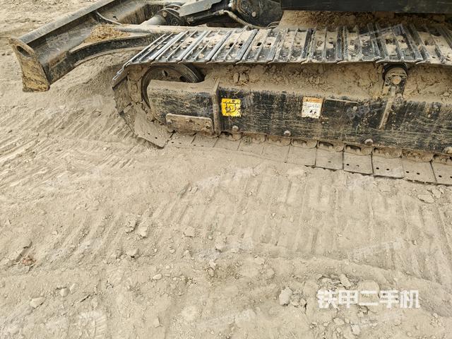 左側(cè)行走馬達(dá)蓋板（行走機構(gòu)）