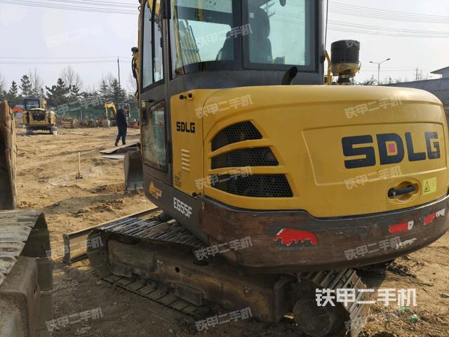 左后45(整機(jī)外觀) 左后45(整機(jī)外觀)