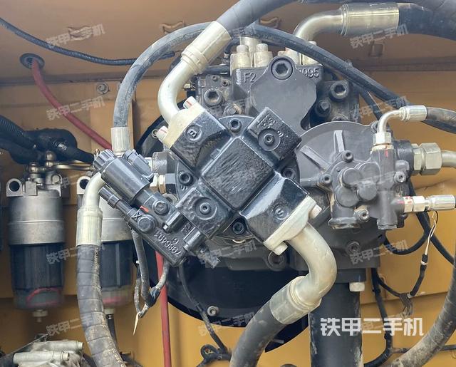 液壓泵斜45?左(大件艙室) 液壓泵斜45?左(大件艙室)