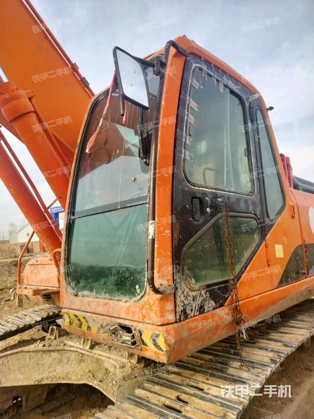 駕駛室左前45度（駕駛室部分）