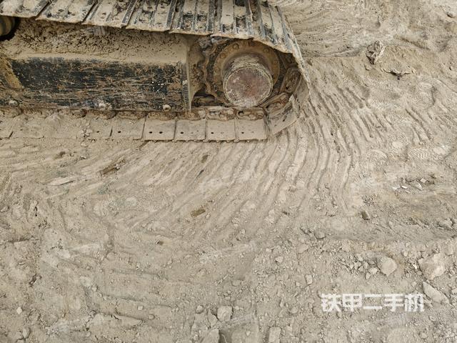 右側(cè)履帶整體?（行走機構(gòu)）