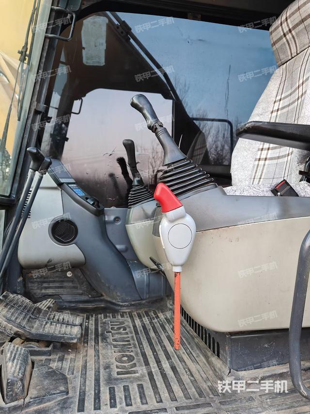 駕駛室整體（整機(jī)外觀）