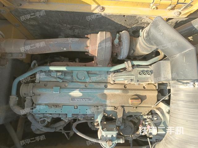 氣門室蓋螺絲特寫（上車部件）