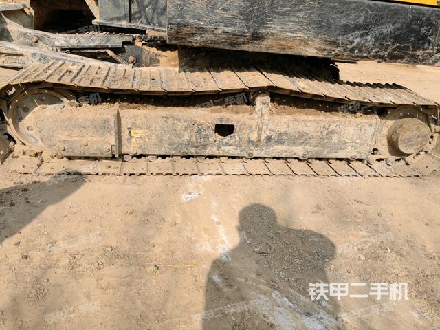 右側(cè)履帶整體?（行走機(jī)構(gòu)）