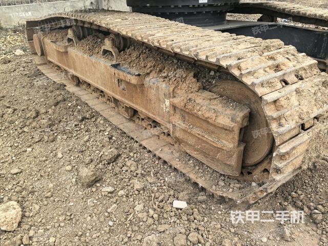 左側(cè)履帶整體?(行走機(jī)構(gòu)) 左側(cè)履帶整體?(行走機(jī)構(gòu))