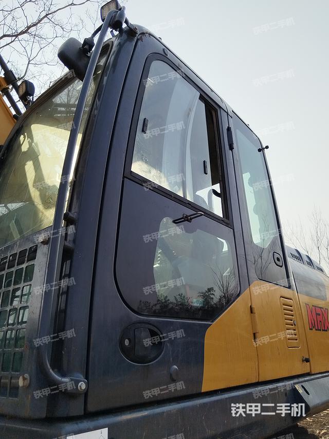 驾驶室整体（整机外观）