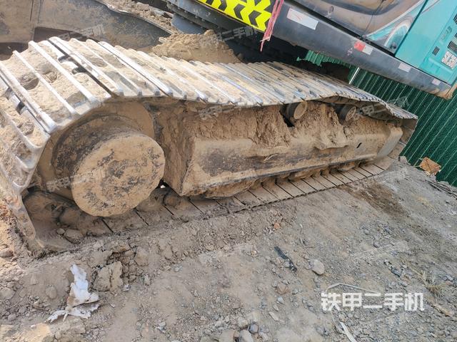 右側(cè)履帶整體（行走機(jī)構(gòu)）