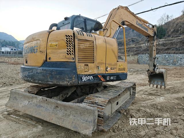 右后45(整機外觀) 右后45(整機外觀)