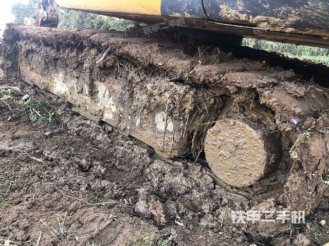 右側(cè)履帶整體?(行走機(jī)構(gòu)) 右側(cè)履帶整體?(行走機(jī)構(gòu))