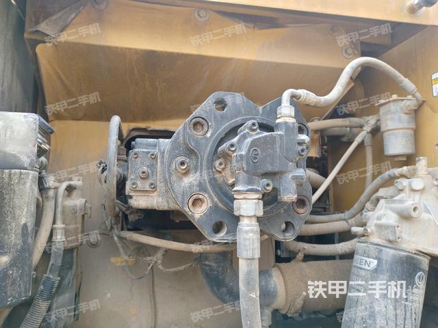 液壓泵斜45?左（大件艙室）