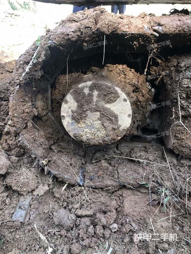 左驅(qū)動輪(行走機(jī)構(gòu)) 左驅(qū)動輪(行走機(jī)構(gòu))