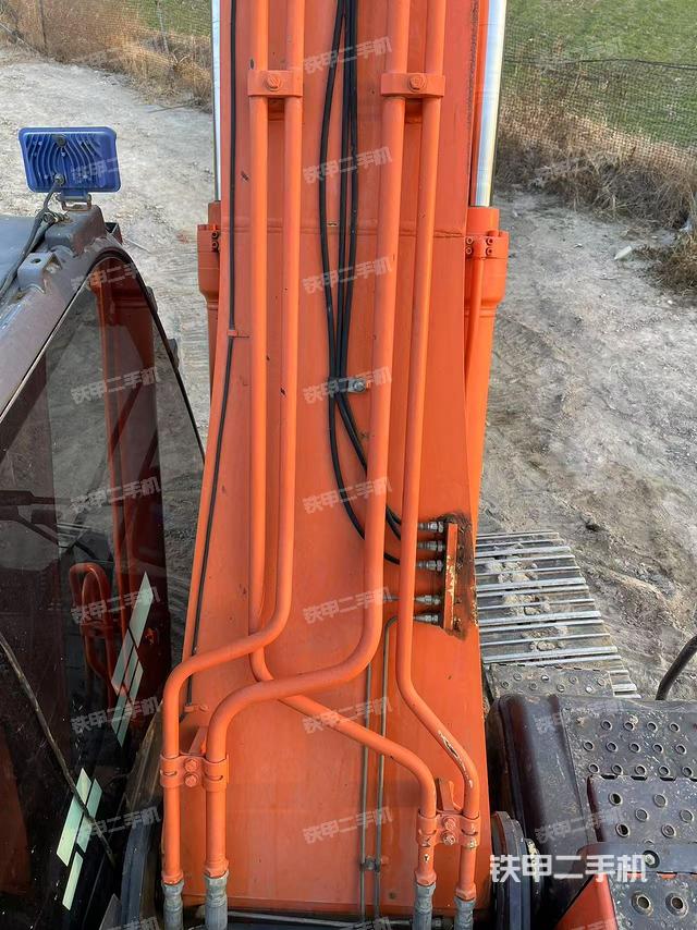 大臂背部俯視（工作和回轉(zhuǎn)裝置）