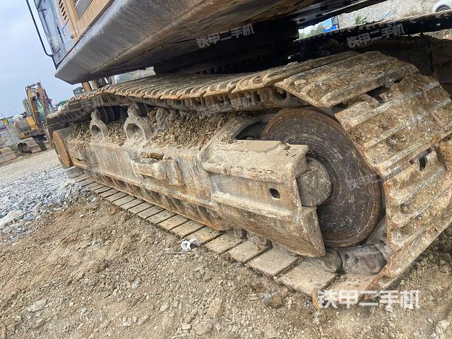 左側(cè)履帶整體?（行走機(jī)構(gòu)）