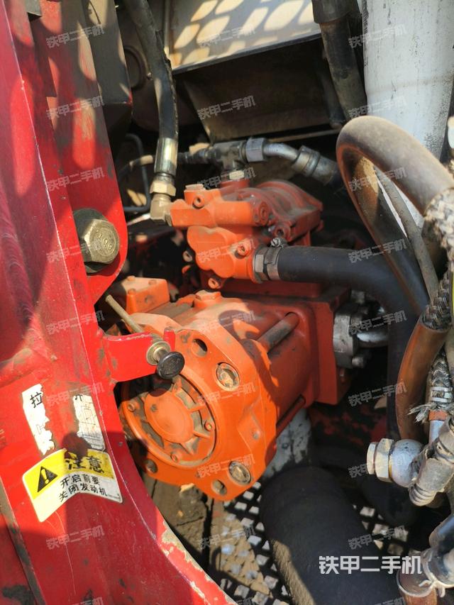 液壓泵斜45?左（大件艙室）