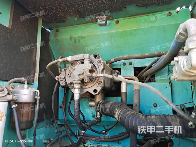 液壓泵艙室正面整體(整機(jī)外觀) 液壓泵艙室正面整體(整機(jī)外觀)