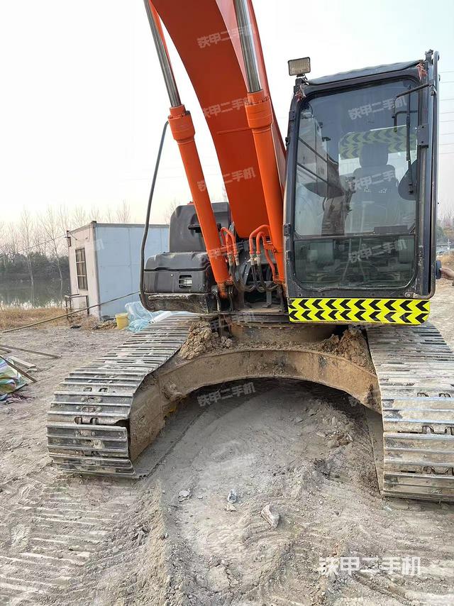 大臂油缸整體?豎拍（工作和回轉(zhuǎn)裝置）