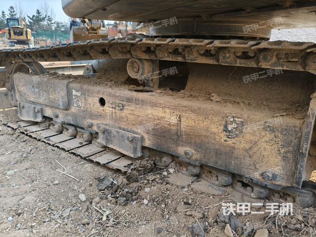 右側(cè)履帶整體?(行走機(jī)構(gòu)) 右側(cè)履帶整體?(行走機(jī)構(gòu))