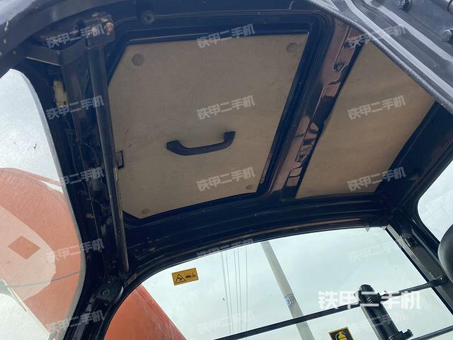 ?駕駛室正側(cè)（駕駛室部分）