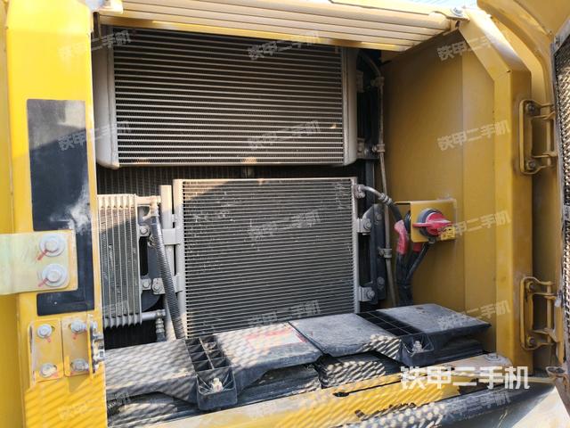 散熱器正面(大件艙室) 散熱器正面(大件艙室)